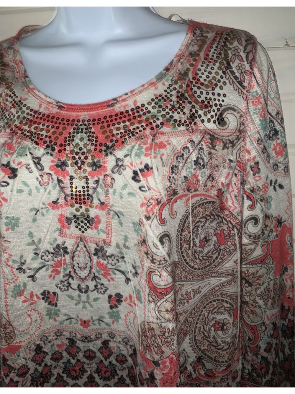 One World Sz SMALL Coral Ivory Mandala Print Tunic Top Bling Bell Sleeve EUC